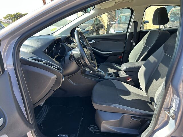 FORD FOCUS TREND 1.6 TI-VCT AUTO SPANISH LHD IN SPAIN 56000 MILES SUPER 2014